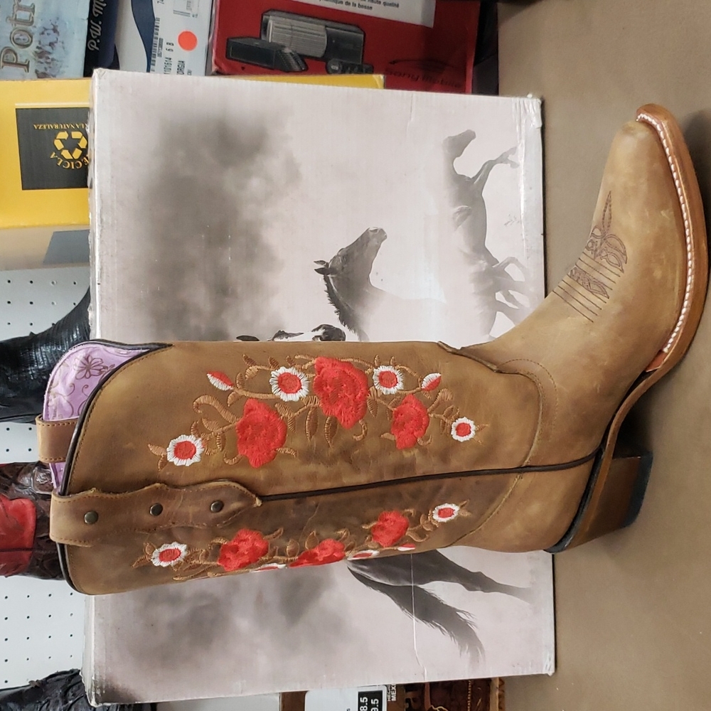 New All leather boots. Size 10.